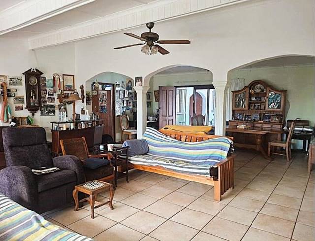 6 BEDROOM HOUSE FOR SALE IN UVONGO